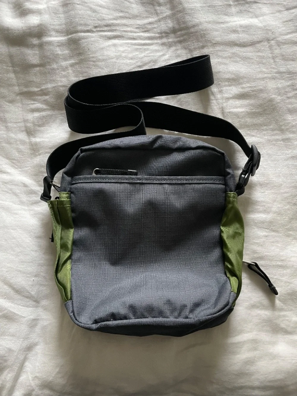 Eddie Bauer green gray